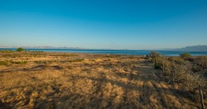Beautiful oceanfront lot in Loreto!